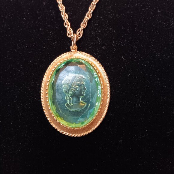 Vintage Large Vintage  Pendant Clear Green Lucite W/ Gold Tone Filigree Trim - Picture 3 of 4